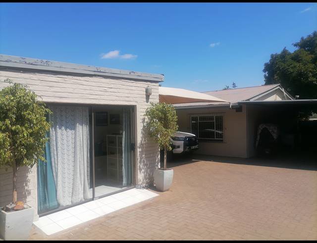 4 BEDROOM HOUSE FOR SALE IN ANNADALE